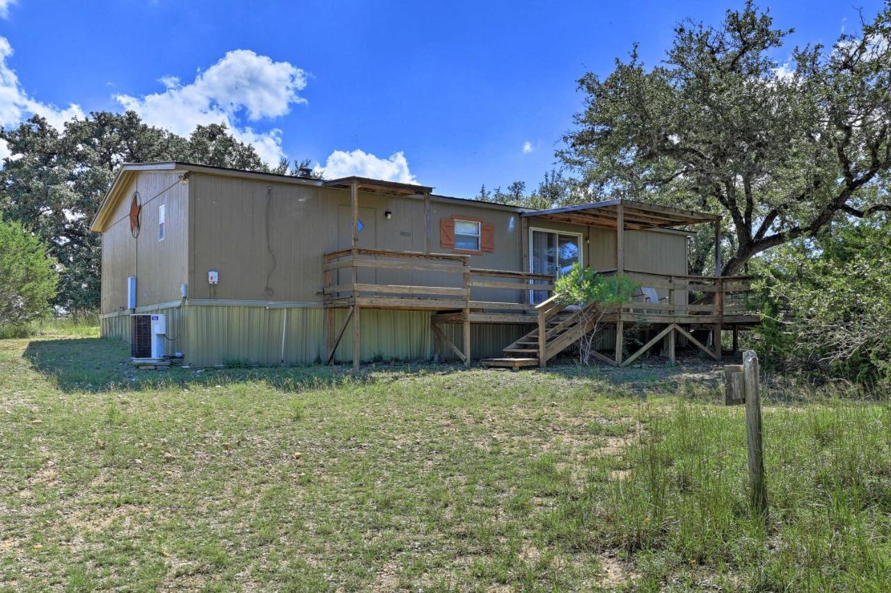 Utopia Family Home With Mountain Viewing Deck! Exterior photo
